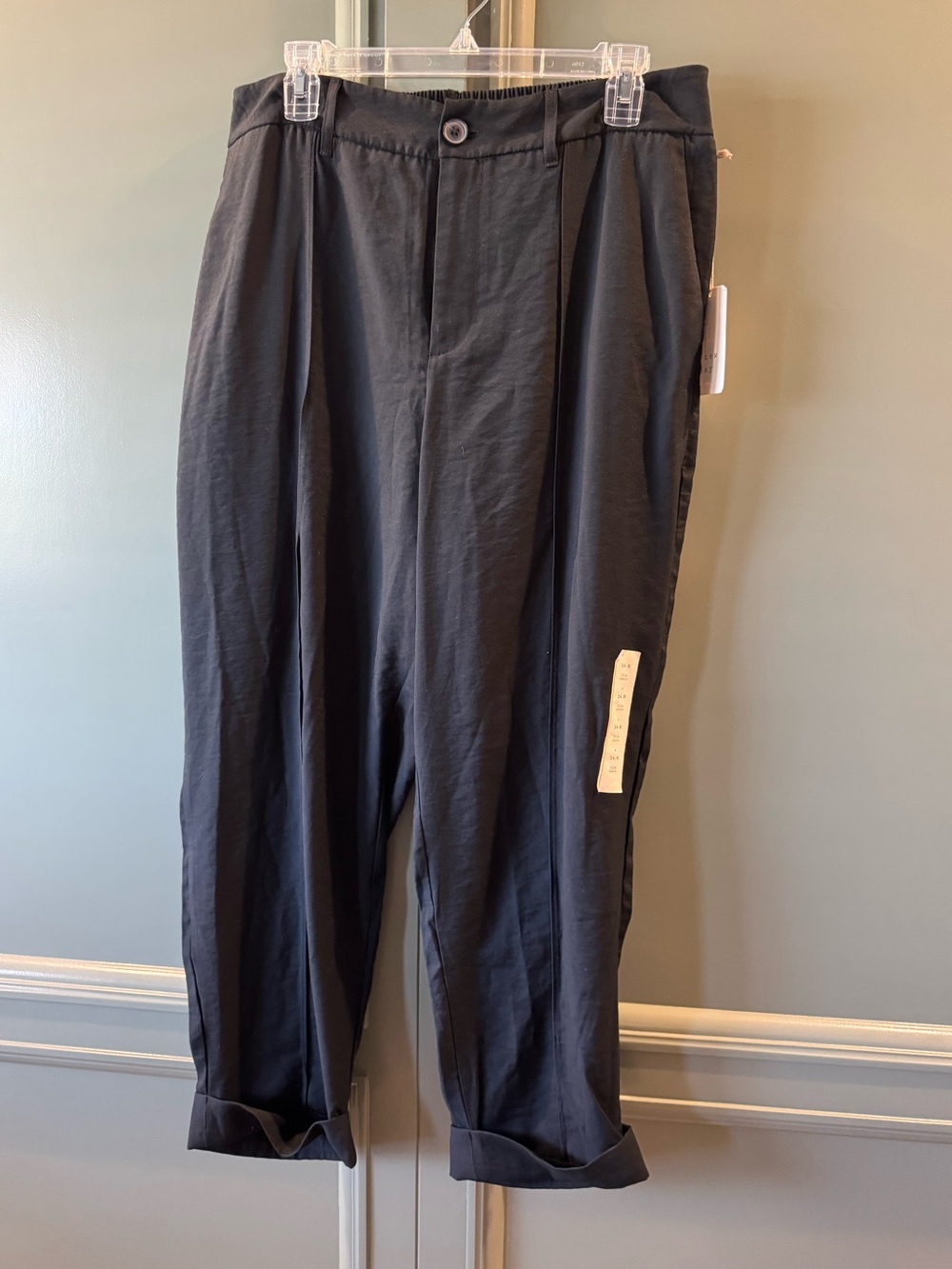 NWT. Women’s Black Pleated and cuffed Dress Pants Classic Tailored Fit